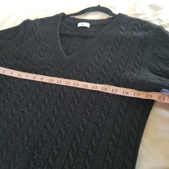 TNA | V-neck Cable Knit Sweater - Picture 6 of 8